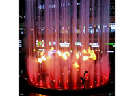 Fontana musicale all'aperto contemporanea con l'immagine fantastica dei fuochi d'artificio fornitore